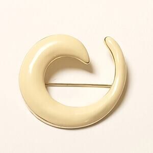 Vintage Estate Retro Enamel Cream Gold Tone Hurricane Swirl Brooch